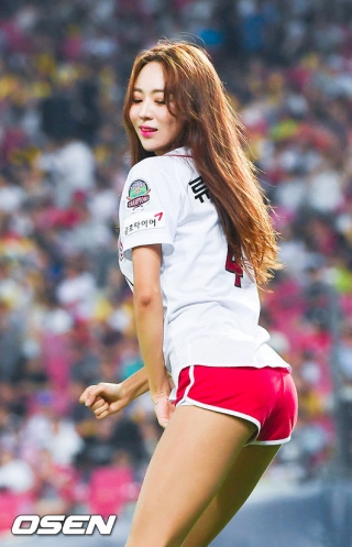 KIA Ä¡¾î¸®´õÀÇ '¾ûµ¢ÀÌ Ãã'