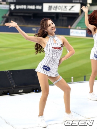 LG Ä¡¾î¸®´õ 'À¯¿¬ÇÏÁÒ?'