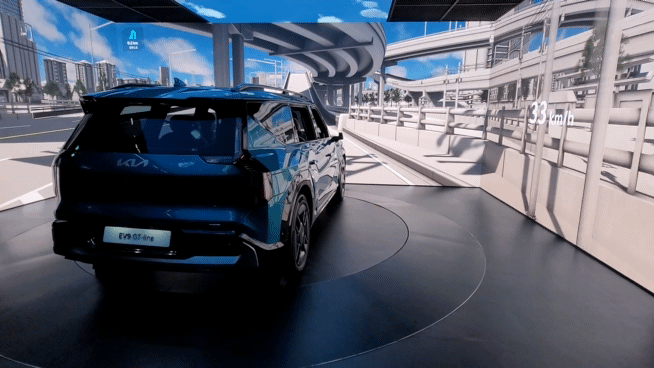 '기아 EV 언플러그드 그라운드'에 가면 대형 전기 SUV 'EV9'의 자율주행 기능을 체험할 수 있다. /영상=김창성 기자