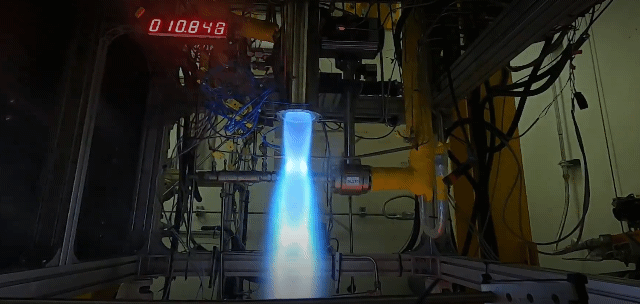 페리지에어로스페이스가 개발 중인 로켓 연소 장면. / 사진=페리지에어로스페이스