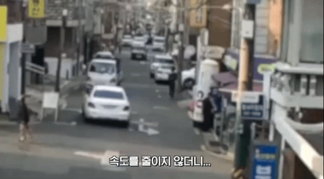  지난 4월 서울 동작구에서 한 운전자가 만취 상태로 차량을 몰다 행인을 치고 달아났다./사진=서울경찰 페이스북
