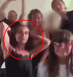 산나 마린(36) 핀란드 총리가 파티에서 춤을 추는 영상이 유출됐다./사진=유튜브