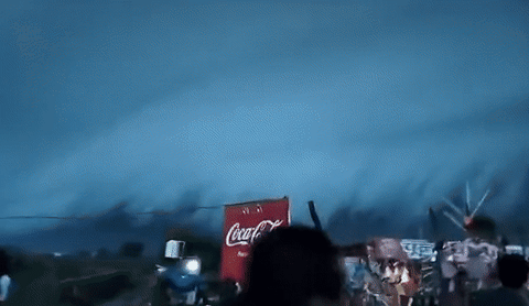 폭우가 쏟아진 인도 북부도시 하늘에 쓰나미(지진해일)를 연상시키는 폭풍운(雲)이 광활하게 펼쳐지면서 장관을 이룬 영상이 소셜 미디어에 공개됐다. /영상=트위터 @Anindya_veyron 갈무리 