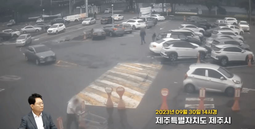 제주시 한 마트 지상 주차장에서 가벼운 접촉 사고가 발생했다. /사진=유튜브 채널 한문철 TV 갈무리