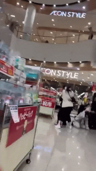 지난 1일 일본 지진 당시 흔들리는 쇼핑몰의 모습. /영상=SNS(소셜네트워크서비스)