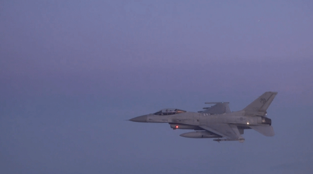 공군이 지난 17일부터 청주기지에서 '소링 이글' 훈련을 실시하고 있다. 영상은 F-16 전투기가 야간 임무를 수행하는 모습. / 영상=공군