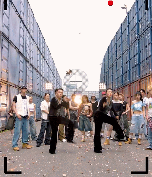 싸이와 이수지가 '흠뻑쇼' 오프닝 영상 촬영 현장에서 만나 도플갱어급 닮은꼴을 인증했다. /영상=인스타그램 갈무리