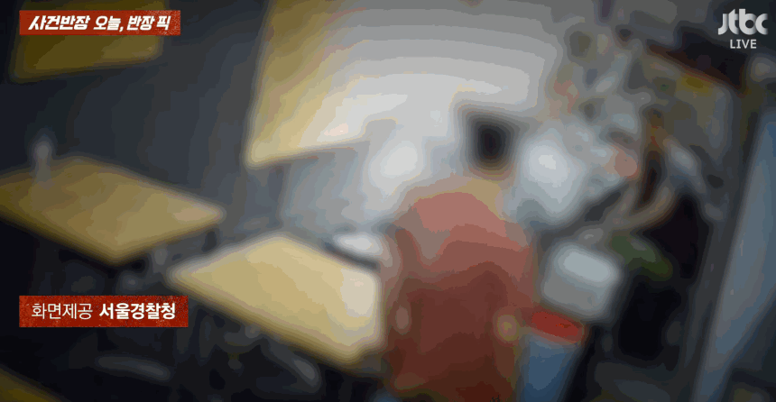 중국인 남성이 만취 상태로 시민 3명을 폭행한 뒤 차량을 훔쳐 뺑소니 사고까지 냈다. /사진=JTBC '사건반장' 캡처