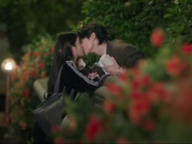 아이유·변우석 입맞춤..'21세기 대군부인' 시청률 9%·金 1위