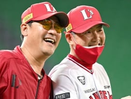 끝내 '눈물 왈칵' 김원형 감독, 말 잇지 못했다 "생전 병원에 가서 한번 봤는데..."