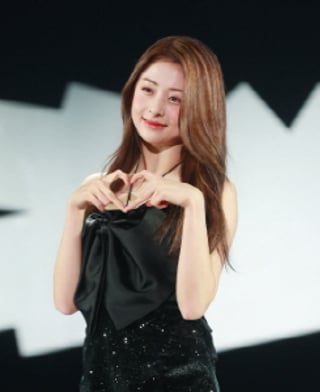 르세라핌 허윤진