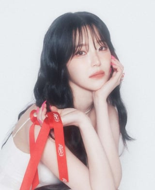 프로미스나인 백지헌