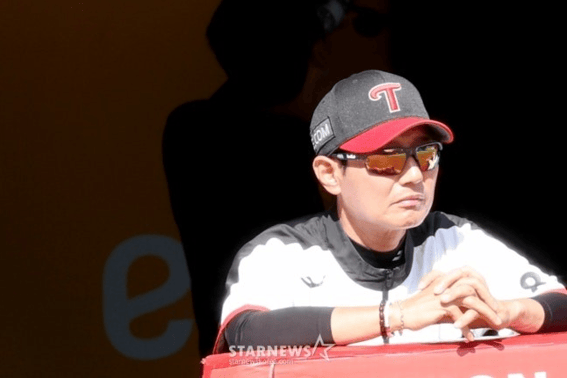 "Can't LG manage without Yeom Kyung-yeop?" How is it possible to maintain a 27-day solo lead at first place despite swapping the closer and starting pitcher?