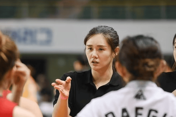 [Oficial] Kang Young-sook, conocida como la 'jugadora hermosa', regresa como entrenadora de Banco Woori... Asistirá al entrenador Jeonju Won