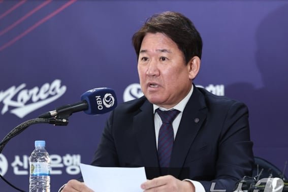 "文玄彬是国内最佳隐形击球手→具滋旭有一击，可以灵活运用多种情况"的曹溪铉宣布结束争论。