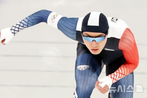 Mình có run không hả? Tham quan viên Kang Shim Min đứng thứ 10 trong cuộc thi ra mắt Olympic "500m là mục tiêu của lễ trao giải" [Thế vận hội Milan]