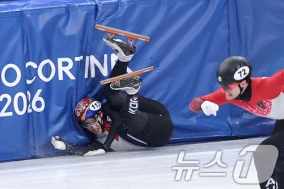 Lim Jong Eon bị loại trong trận bán kết 1500m "Từ đầu đến cuối đều rối tung lên... Xin lỗi vì không thể cho các bạn xem những gì đã chuẩn bị" [Hiện trường Milan]