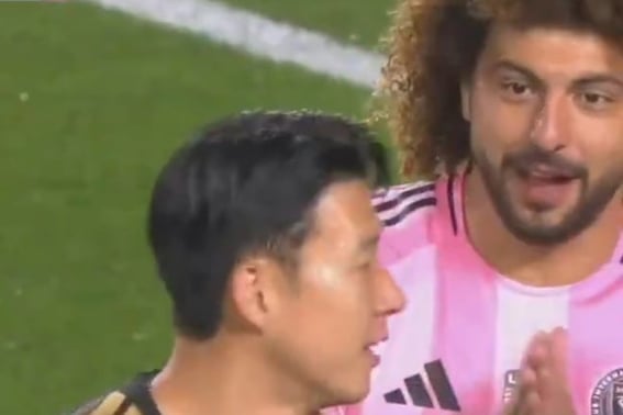 За 19 минут первой половины «Как сильно я хотел, чтобы Сон Хын Мин был в форме», стали горячей темой для игроков, которые попросили «собрать руки вместе»