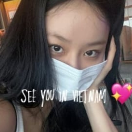 혜리, 열애설 후 근황..라부부 정품 들고 셀카