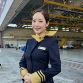 박민영, 외항사 승무원 됐다..&#034;정성껏 모시겠습니다&#034;