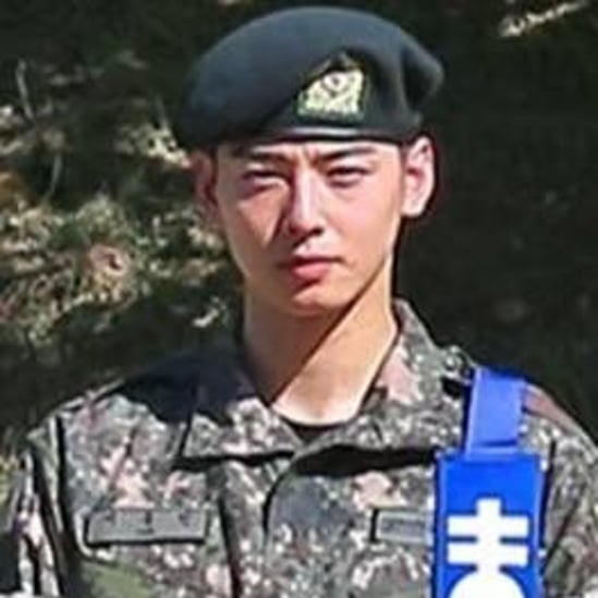 아스트로 차은우, 훈련소 근황 포착..어깨 위 완장 &#39;늠름&#39;
