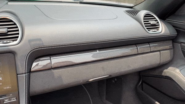 포르쉐 718 박스터 GTS의 컵홀더/사진=이강준 기자