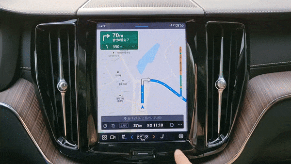 볼보 신형 XC60 B5 인스크립션에 내장된 T맵의 빠른 반응속도. 기자의 손가락이 닿자마자 거의 바로 반응했다./사진=이강준 기자