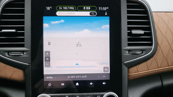 르노삼성 SM6 Tce300 프리미에르 터치스크린. 이전 모델에 비해 반응속도가 향상됐다./사진=이강준 기자