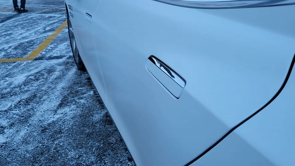 제네시스 G90의 플러시 도어 핸들/사진=이강준 기자