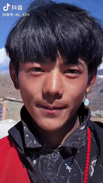 티베트에서 목동 일을 하는 딩전 전주(21)는 2020년 11월 공개된 이 영상으로 인플루언서 반열에 올랐다./사진=틱톡