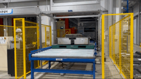 성능평가를 마친 전기차 배터리가 자동화 설비를 통해 보관되고 있다. /시흥(경기)=김훈남 기자