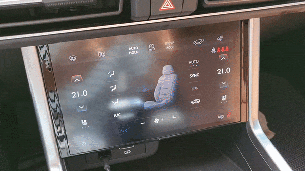 쌍용차 토레스 T7의 공조 스크린. 통풍 시트를 작동하려면 두 단계를 거쳐야 한다./사진=이강준 기자