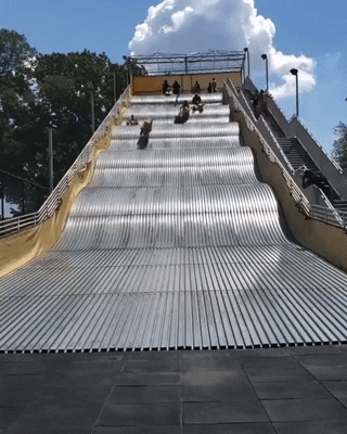 자이언트 슬라이드 /사진= 트위터 