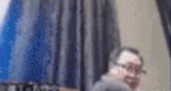 중국 대표 과학자가 비대면 학술회의 도중 여성에게 키스를 받았다./사진=웨이보