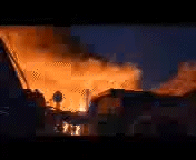  8지구 주민 조모씨(55)가 오전 7시5분쯤 스마트폰으로 촬영한 영상. 이 시각까지 화재 현장 출입은 통제되지 않았다. /영상=독자 제공