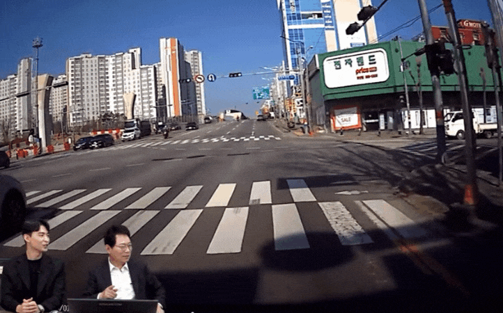 지난 13일 유튜브 채널 한문철TV에는 '천천히 가다가 부딪혀도 사망사고로 이어진 원인은?'이라는 제목의 영상이 올라왔다. /사진=유튜브 채널 한문철TV 갈무리