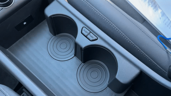 코나 일렉트릭 인스퍼레이션의 컵홀더/사진=이강준 기자