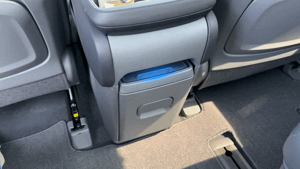 기아 EV9 어스 4WD 콘솔 박스 하단부/사진=이강준 기자