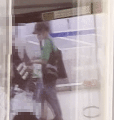 지난 1일 오전 10시쯤 종로구의 한 금은방에서 남성 A씨가 타인의 신용카드로 150여만원 상당 금팔찌를 구매했다. /사진=양윤우 기자 