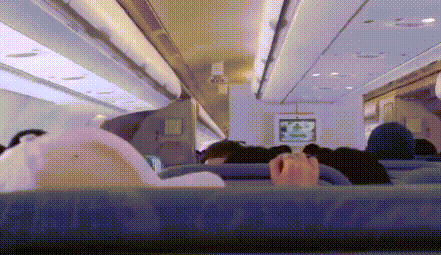 중국 상하이에서 베이징으로 향하던 여객기가 심한 난기류를 만나 최소 1명의 승객과 승무원이 부상을 입었다. /영상=웨이보 갈무리