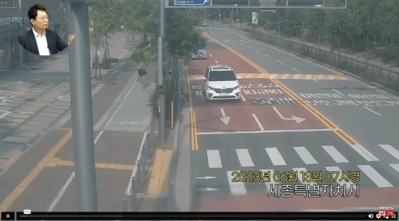 지난달 31일 유튜브 채널 '한문철 TV'에는 '전화번호 주고 헤어졌다가 뺑소니로 신고당했습니다'라는 제목의 영상이 올라왔다. /영상=유튜브 채널 '한문철TV'