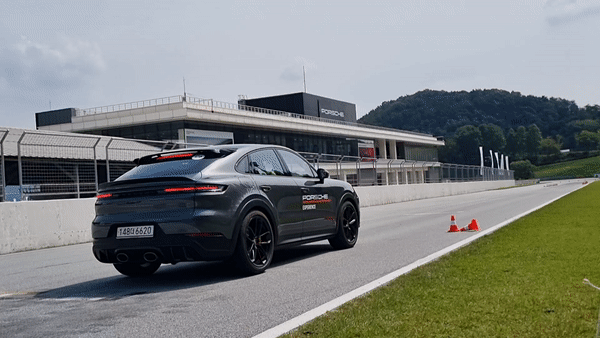 포르쉐 월드 로드쇼 2023 브레이킹 세션. 카이엔 터보GT. /용인(경기)=강주헌 기자