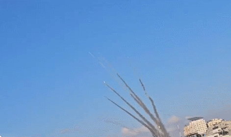 팔레스타인 가자지구에서 10일(현지시간) 이스라엘 아슈켈론, 텔아비브 방향으로 발사된 로켓 영상. /영상=엑스(트위터) 캡처 