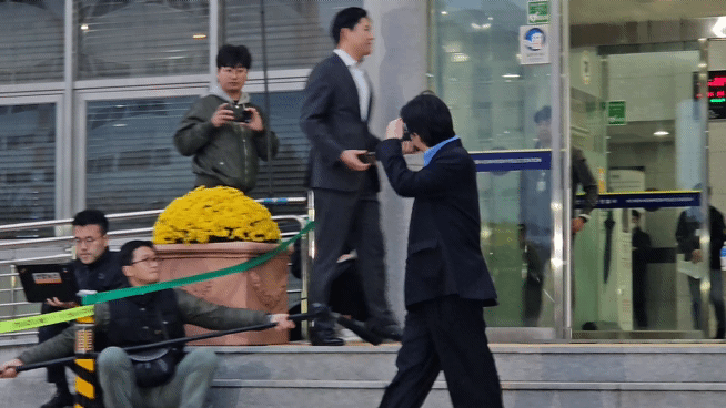 권지용씨가 6일 오후 1시30분쯤 인천 남동구 논현경찰서에 자진출석한 후 약 4시간여만인 이날 오후 5시25분쯤 조사를 마치고 경찰서에서 나와 귀가했다. /영상=천현정 기자