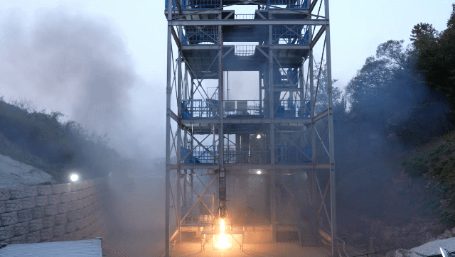 국내 우주발사체 기업 이노스페이스가 자체 개발한 로켓 기술로 '수직이착륙' 시험에 한 차례 실패했던 모습. / 영상=이노스페이스