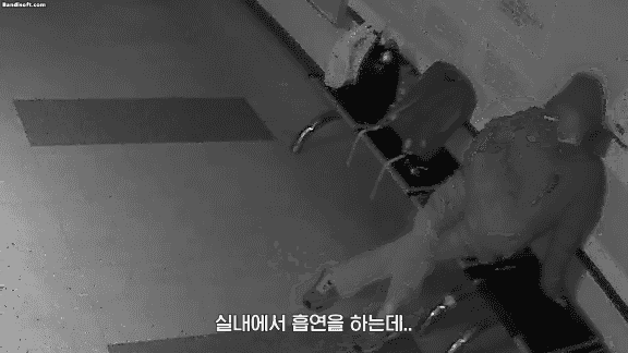 2023년 12월 24일 경기도의 한 복지시설에서 실내 흡연을 하던 남성이 이를 제지당하자 흉기를 들고 위협했다. /영상=경찰청 공식 유튜브 채널 