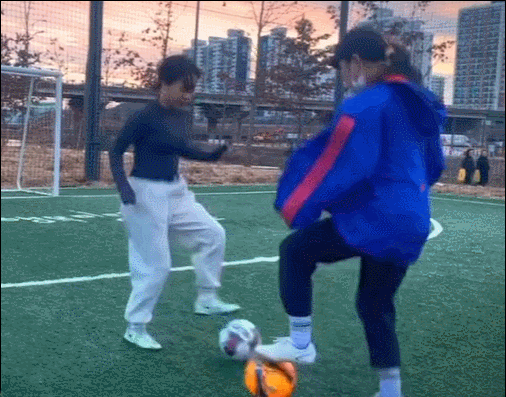 팀.알레 회원들이 풋살 연습을 하고 있는 모습. /영상=독자제공