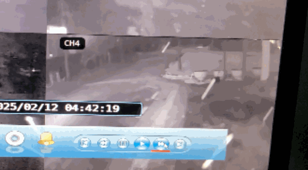 지난 12일 오전 4시40분쯤 서울 강남구 수서동 서울특별시립 여성보호센터에 검정색 그랜저 차량이 진입하는 모습. /영상=독자제공.