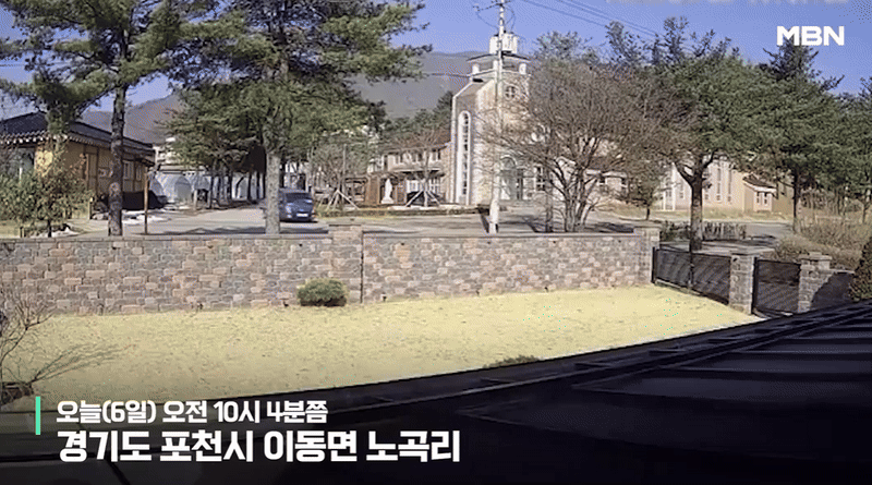 6일 오전 경기 포천시 이동면에 훈련 중이던 공군 KF-16 전투기가 폭탄을 비정상적으로 떨어뜨려 민간인 15명이 다치는 사고가 발생했다. /사진=유튜브 채널 'MBN News' 캡처 