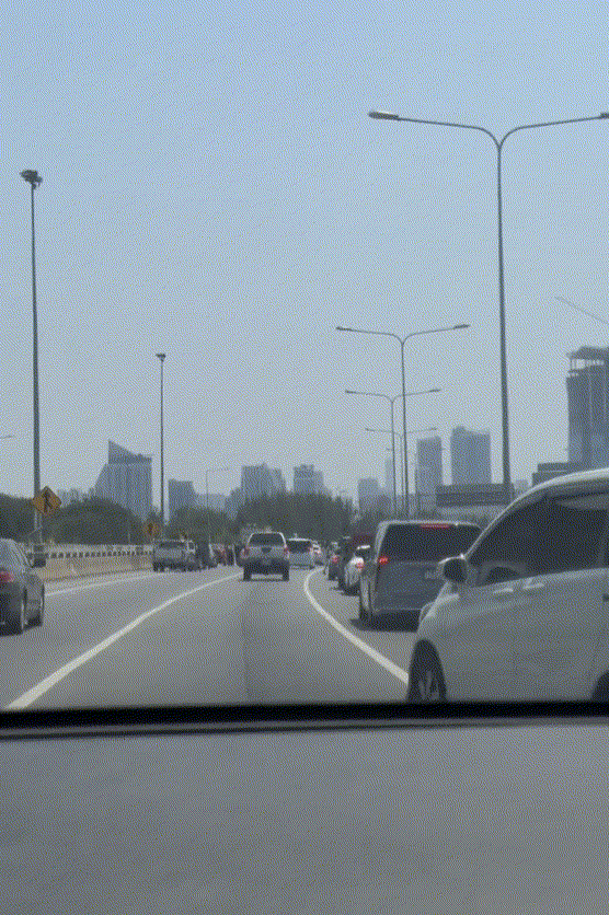 미얀마에서 발생한 규모 7.7의 강진이 진앙으로부터 1000km 이상 떨어진 태국에도 영향을 미쳤다./사진=X(옛 트위터)